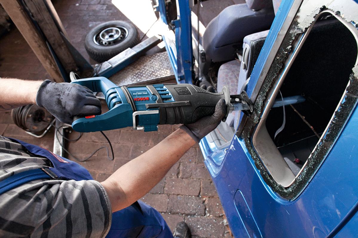 Bosch 1300W Panter Testere Makinesi GSA 1300 PCE - 060164E200