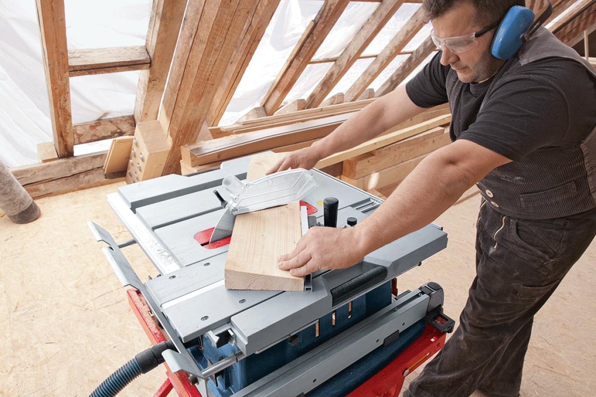 Bosch 2100W Tezgah Tipi Testere Makinesi GTS 10 XC - 0601B30400