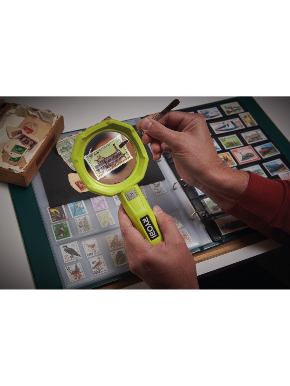 Ryobi RML4-120G 4V Akülü Büyüteçli Led Lamba
