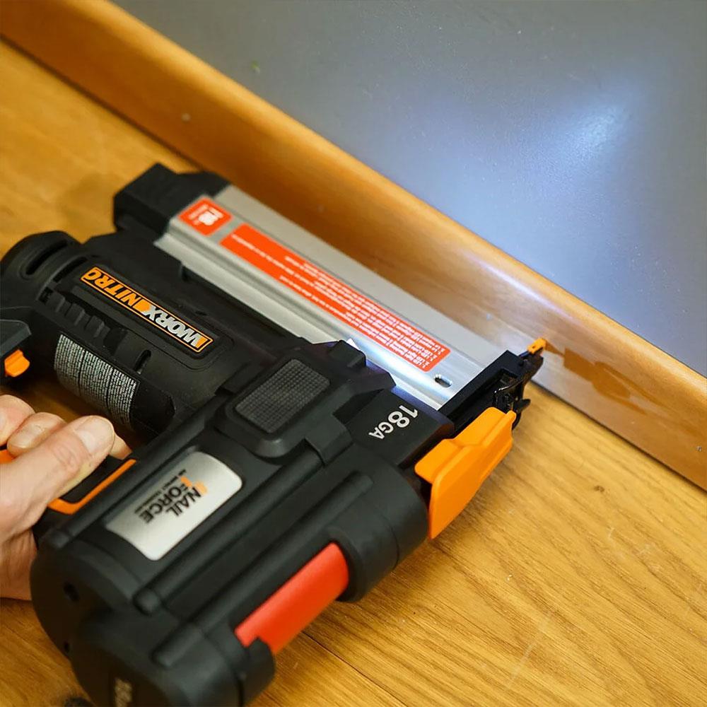 WORX WX842.9 20Volt 15-50mm Profesyonel Şarjlı Çivi Çakma Makinesi + 2700 Adet Yedek Çivi (Akü Dahil Değildir)